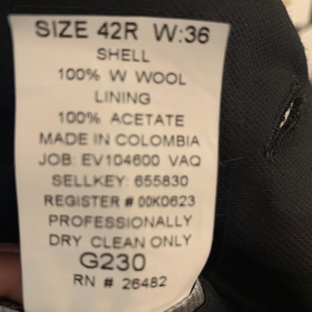 Two Kenneth Cole suits - Picture 4 of 4